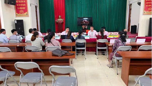 Hoạt động giao dịch xã của phòng giao dịch ngân hàng chính sách xã hội Bắc Sơn tại xã Vũ Lăng được duy trì ổn định và có hiệu quả